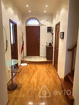 Kirayə verilir 4 otaqlı yeni tikili 100 m²