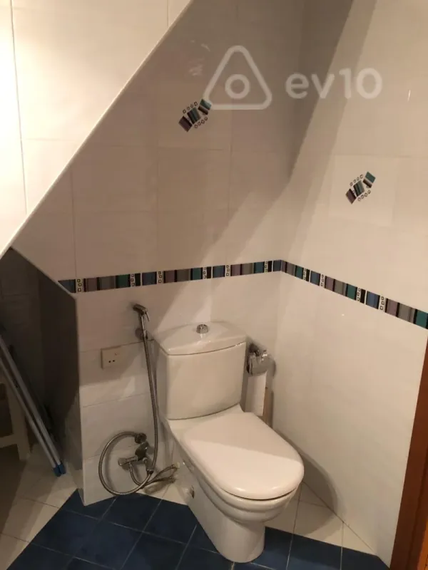 Kirayə verilir 4 otaqlı yeni tikili 100 m²