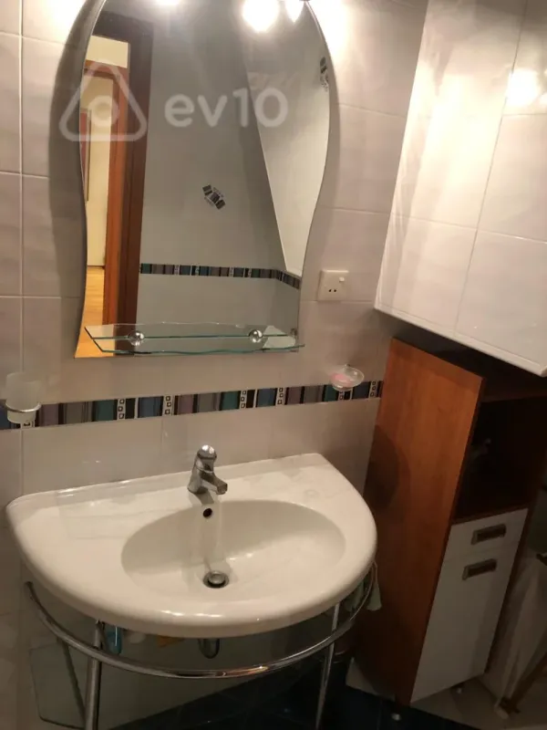 Kirayə verilir 4 otaqlı yeni tikili 100 m²