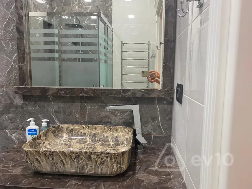 Satılır 2 otaqlı yeni tikili 59 m²