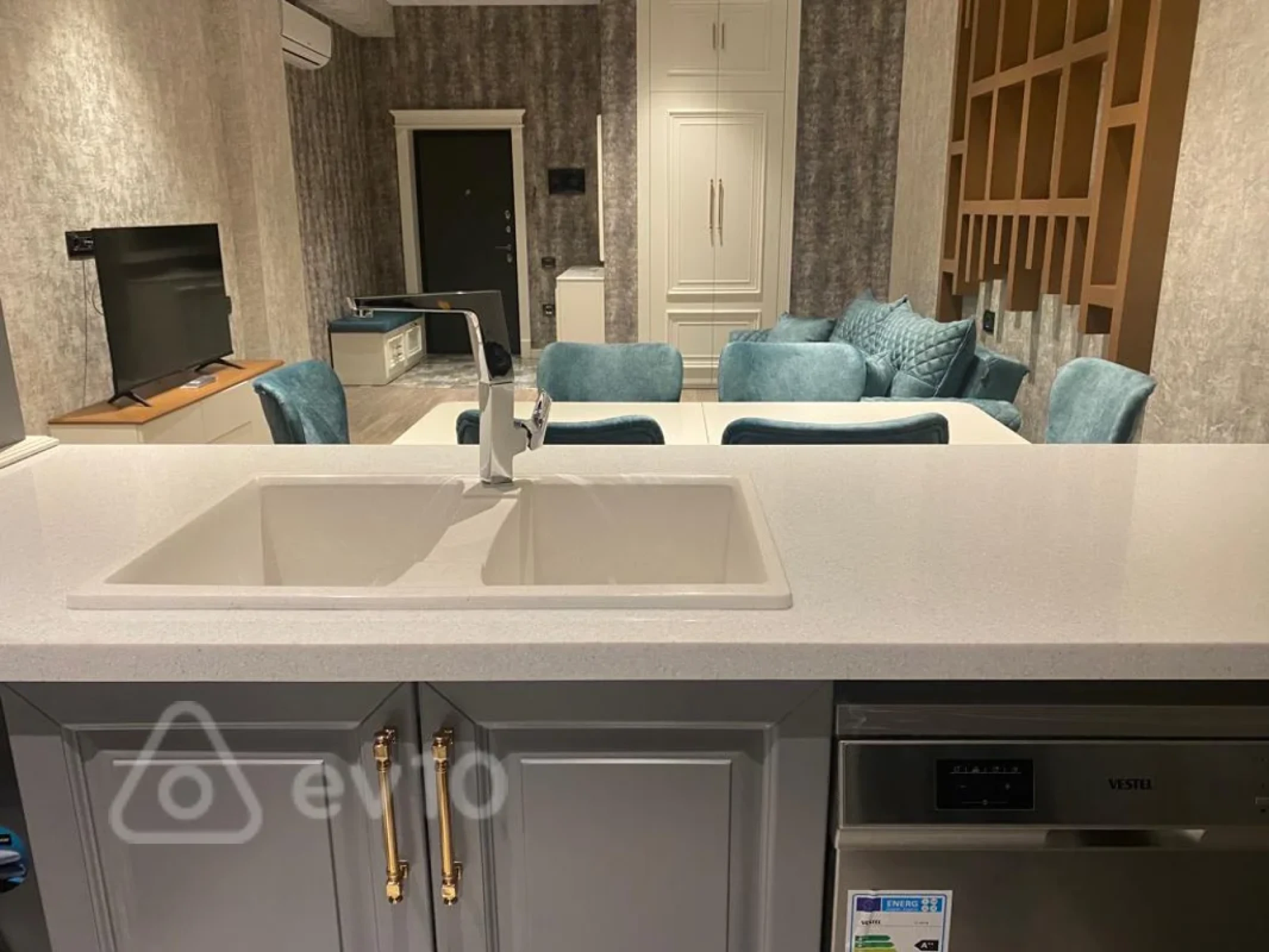 Satılır 2 otaqlı yeni tikili 59 m²