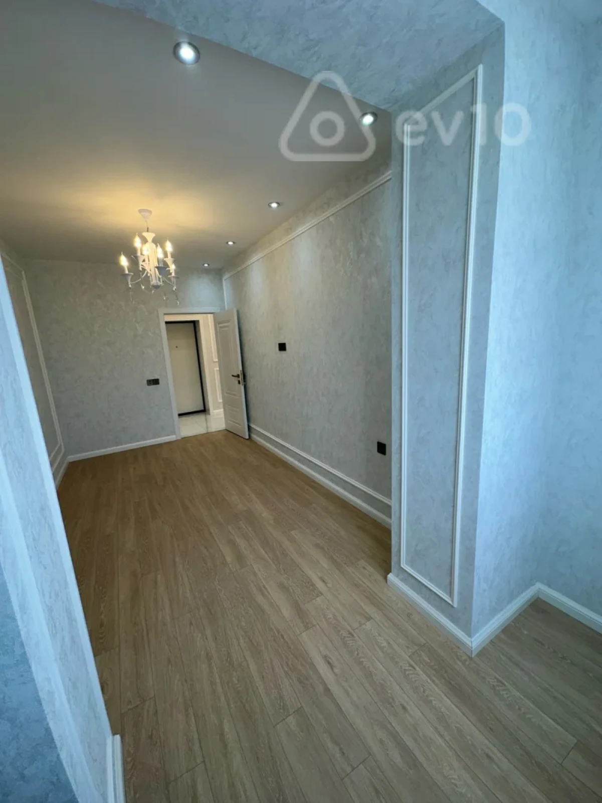 Satılır 4 otaqlı köhnə tikili 112 m²