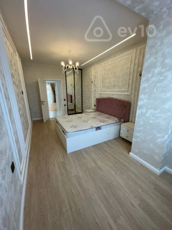 Satılır 4 otaqlı köhnə tikili 112 m²