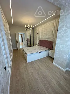 Satılır 4 otaqlı köhnə tikili 112 m²