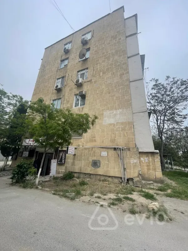 Satılır 4 otaqlı köhnə tikili 112 m²