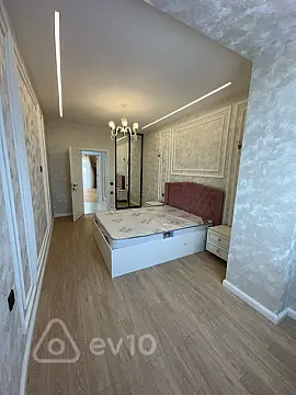 Satılır 4 otaqlı köhnə tikili 112 m²