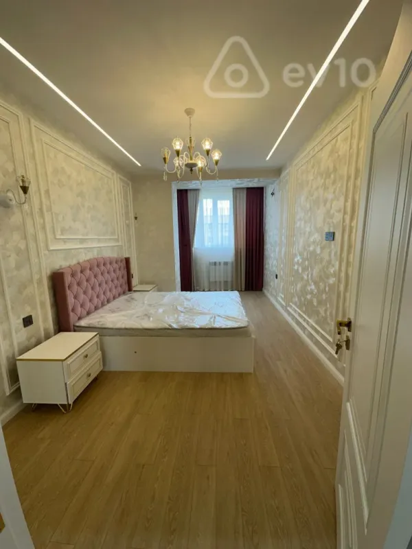 Satılır 4 otaqlı köhnə tikili 112 m²