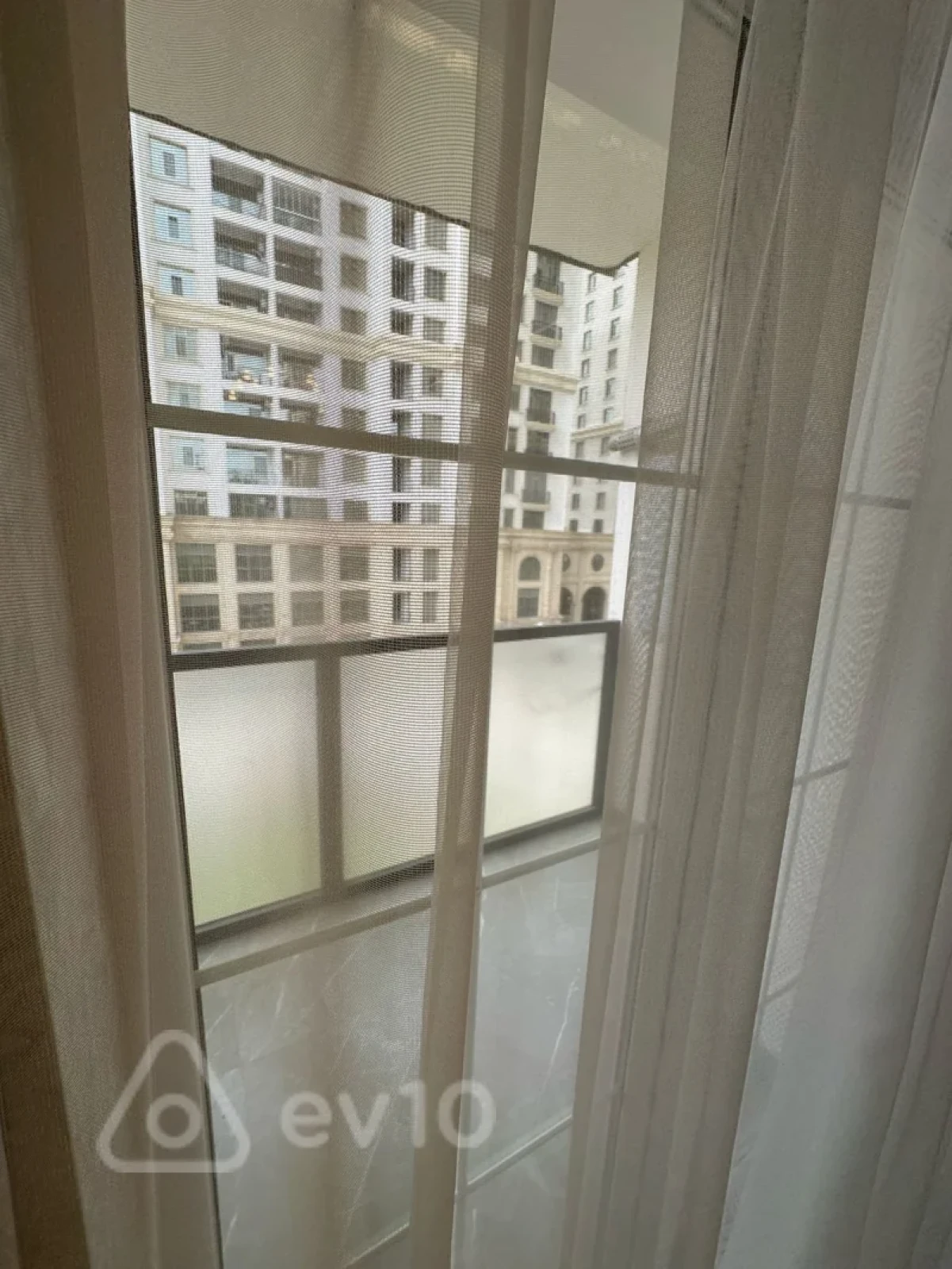 Satılır 4 otaqlı köhnə tikili 112 m²