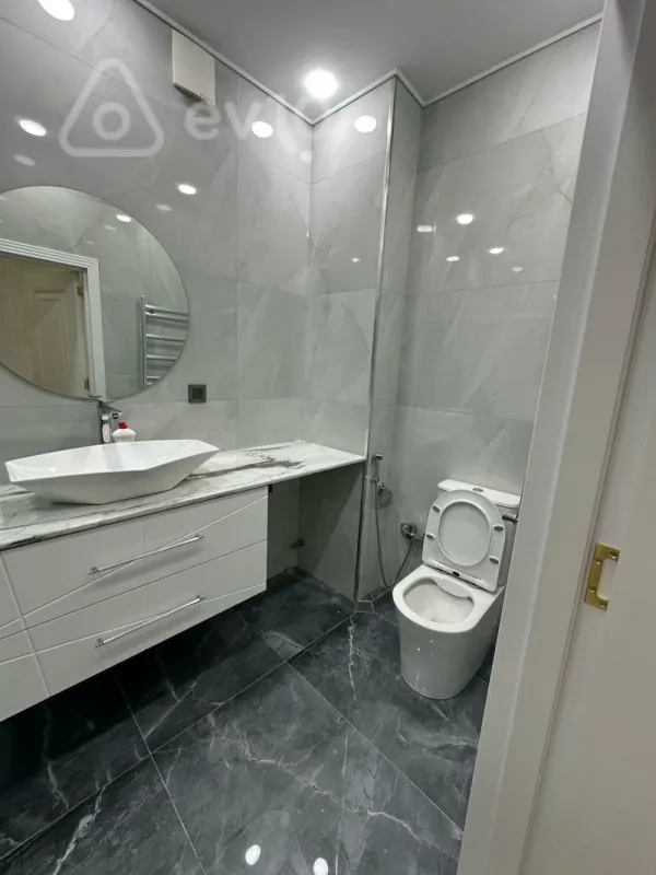 Satılır 4 otaqlı köhnə tikili 112 m²