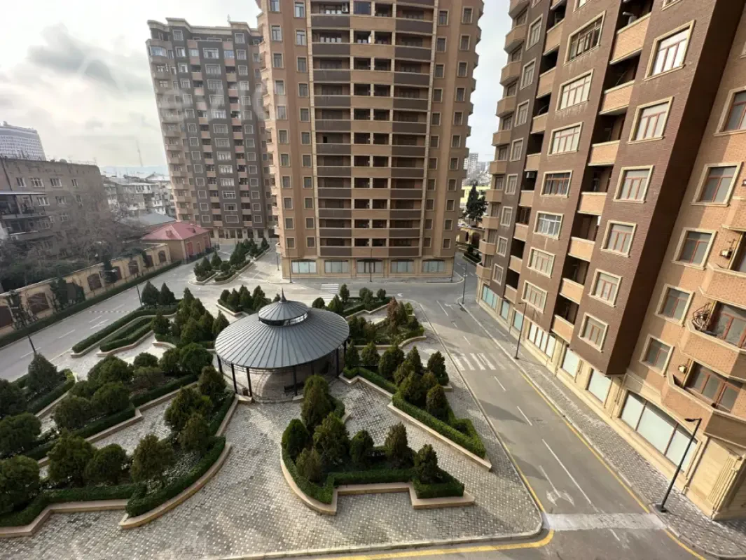 Satılır 2 otaqlı yeni tikili 106.7 m²