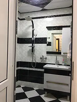 Satılır 6 otaqlı həyət evi 200 m²