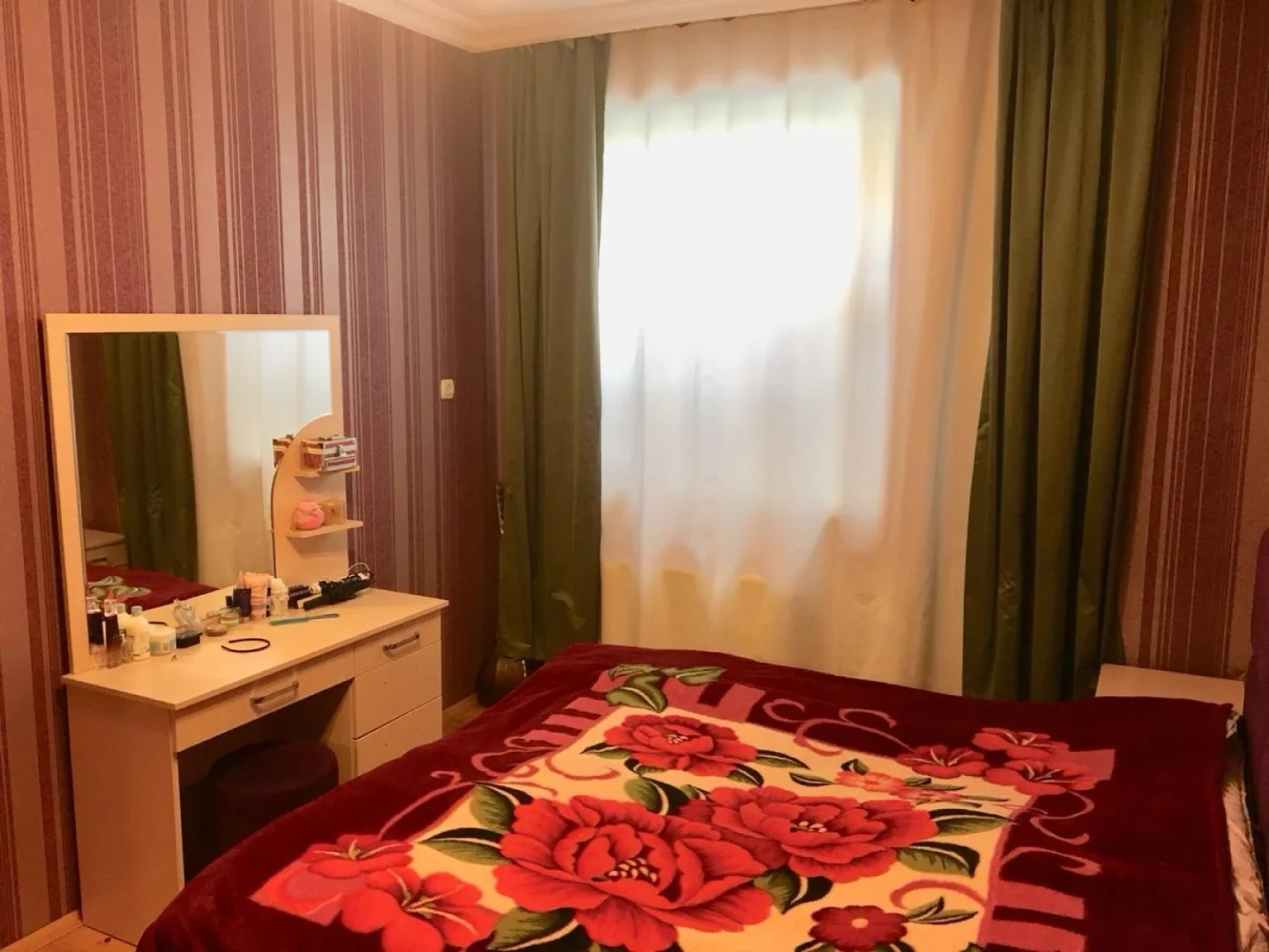 Satılır 6 otaqlı həyət evi 200 m²