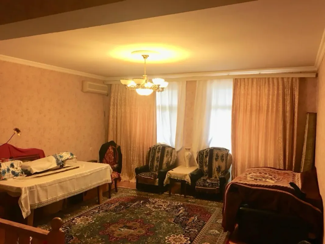 Satılır 6 otaqlı həyət evi 200 m²