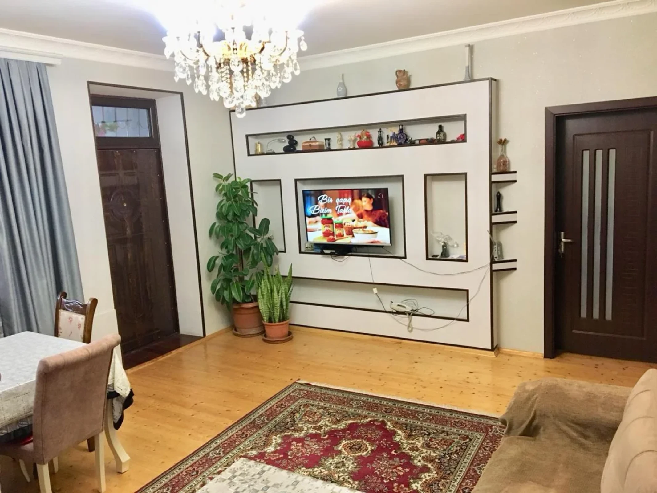 Satılır 6 otaqlı həyət evi 200 m²