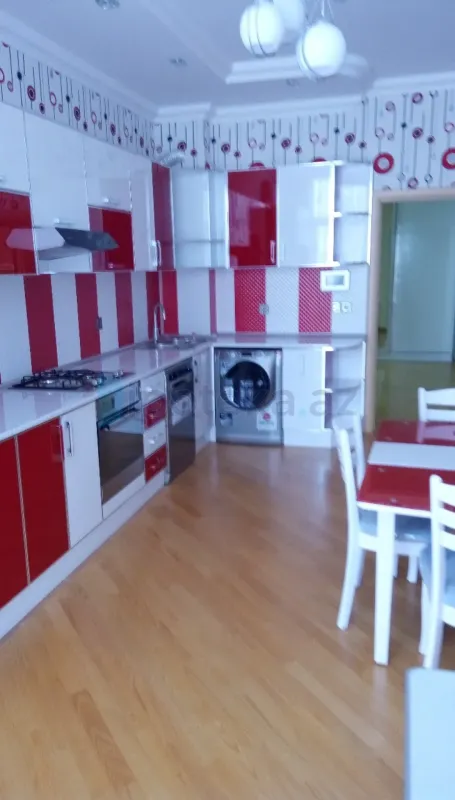 Satılır 3 otaqlı yeni tikili 140 m²