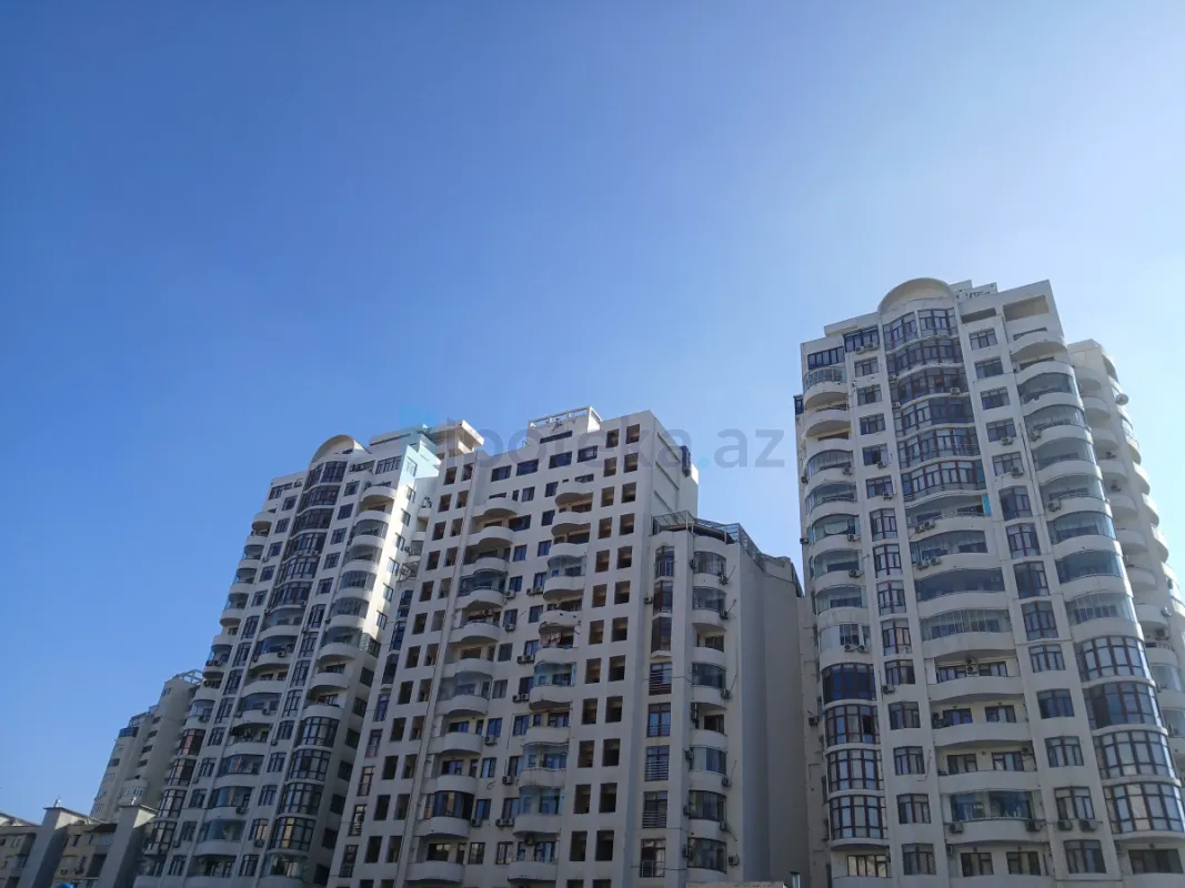 Satılır 3 otaqlı yeni tikili 140 m²