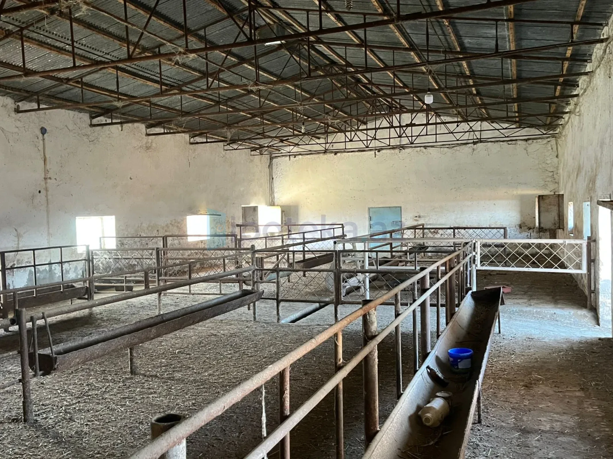 Satılır 10 otaqlı obyekt