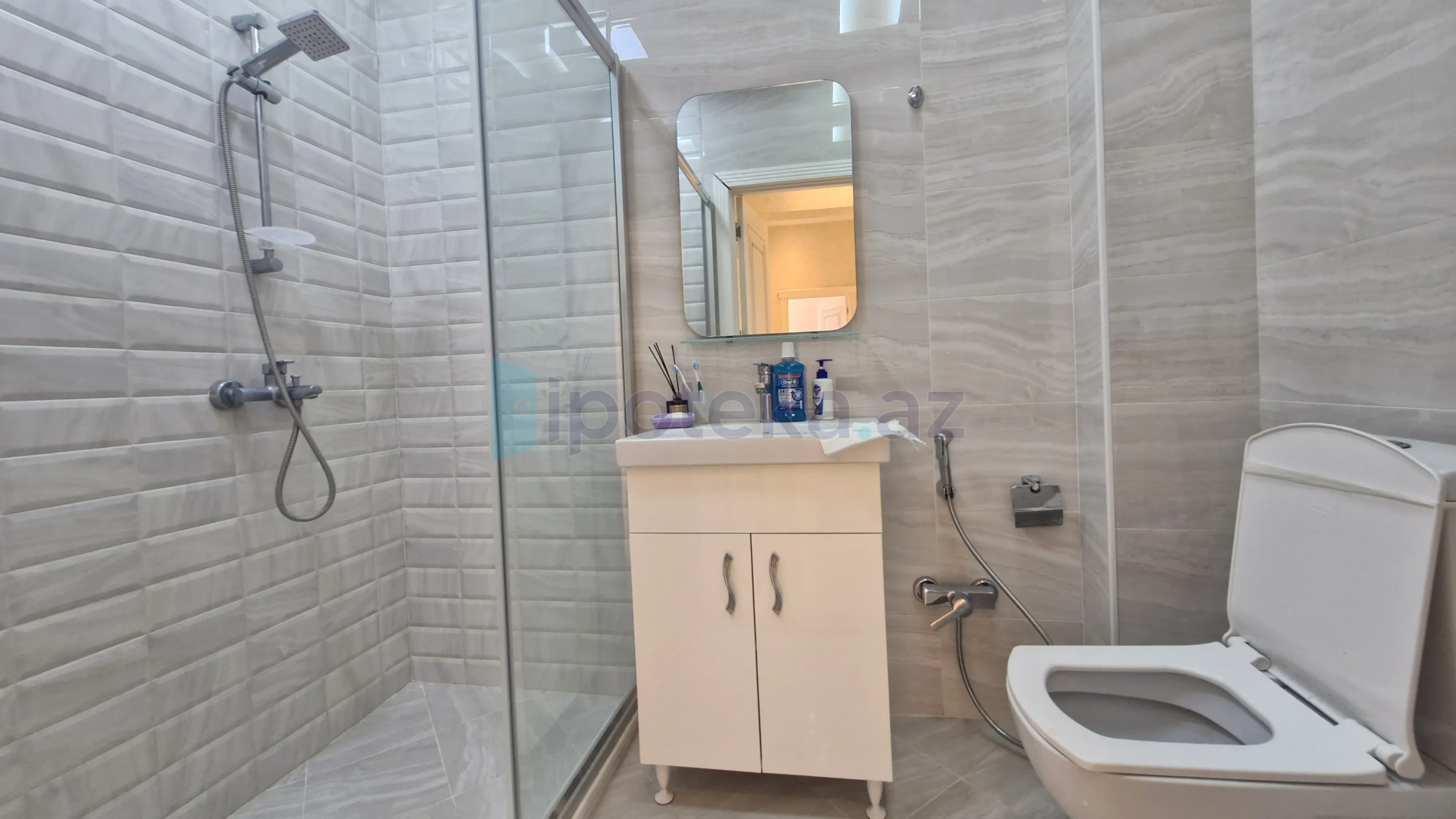 Satılır 3 otaqlı yeni tikili 127 m²