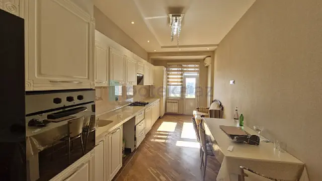 Satılır 3 otaqlı yeni tikili 127 m²