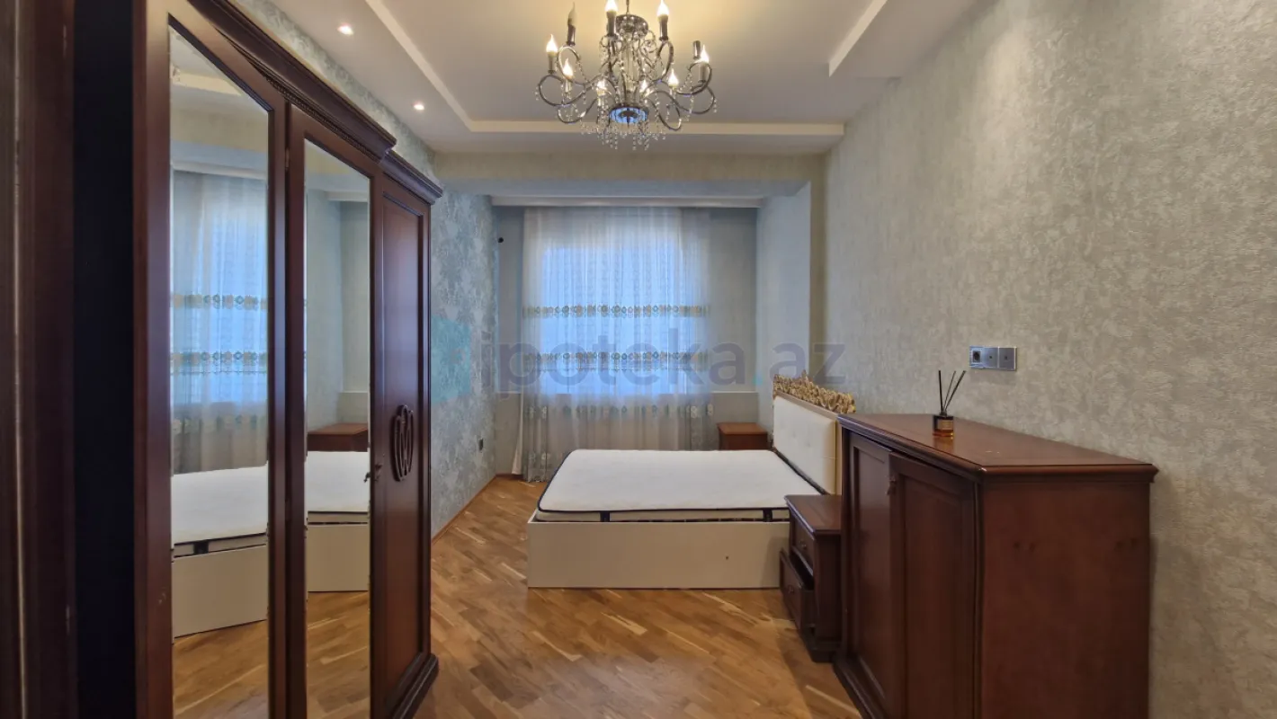 Satılır 3 otaqlı yeni tikili 127 m²