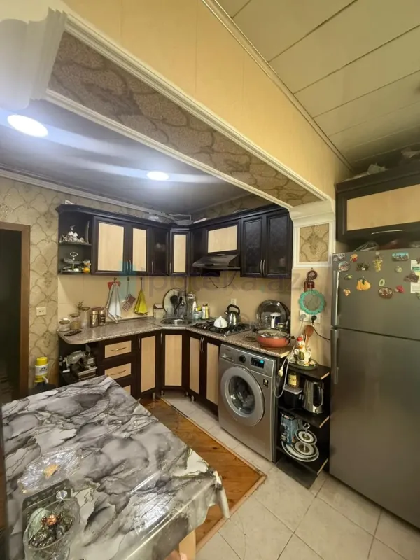 Satılır 2 otaqlı köhnə tikili 65 m²