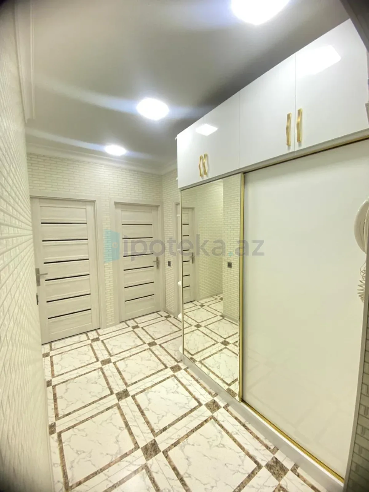 Satılır 3 otaqlı köhnə tikili 64 m²