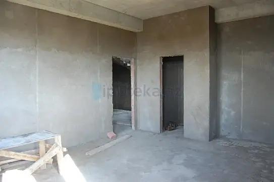 Satılır 5 otaqlı həyət evi 700 m²