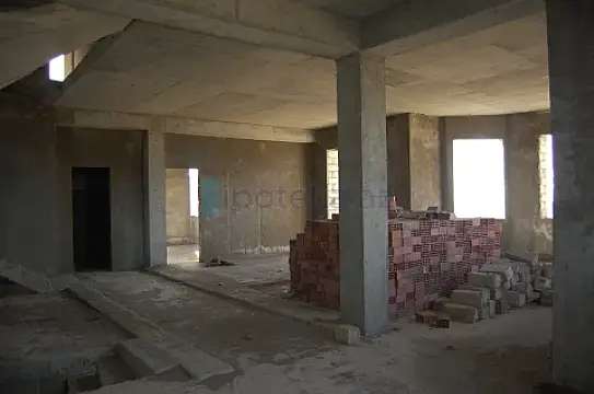 Satılır 5 otaqlı həyət evi 700 m²