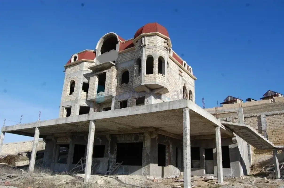 Satılır 5 otaqlı həyət evi 700 m²