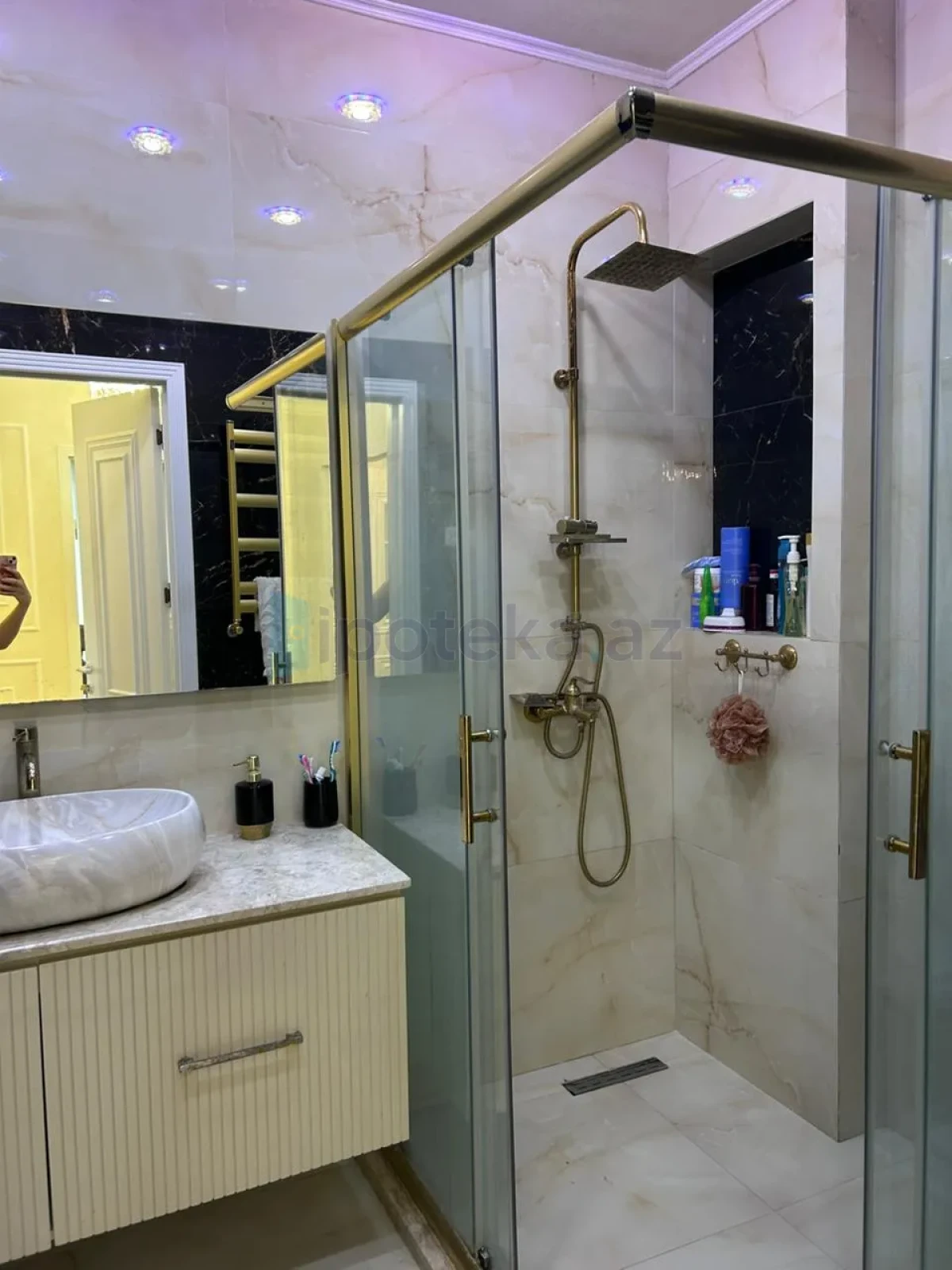 Satılır 3 otaqlı yeni tikili 148 m²