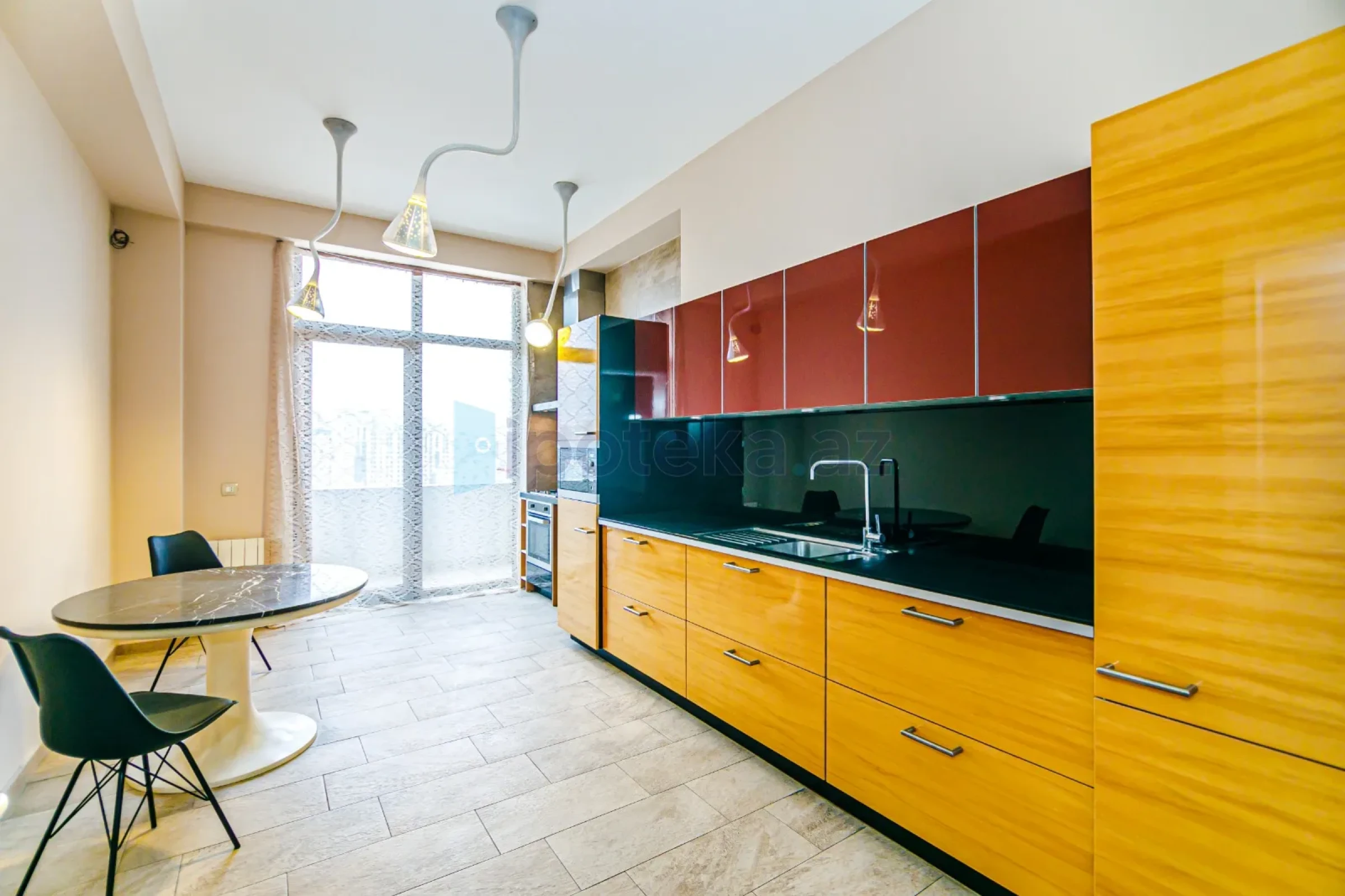 Satılır 3 otaqlı yeni tikili 153 m²