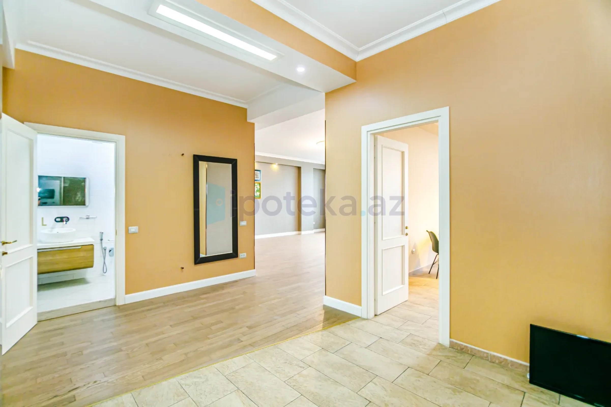 Satılır 3 otaqlı yeni tikili 153 m²