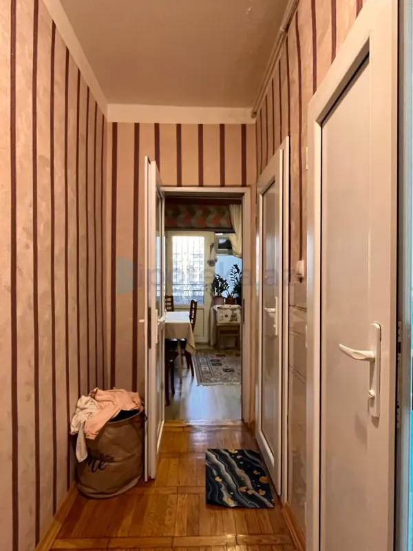 Satılır 3 otaqlı köhnə tikili 80 m²