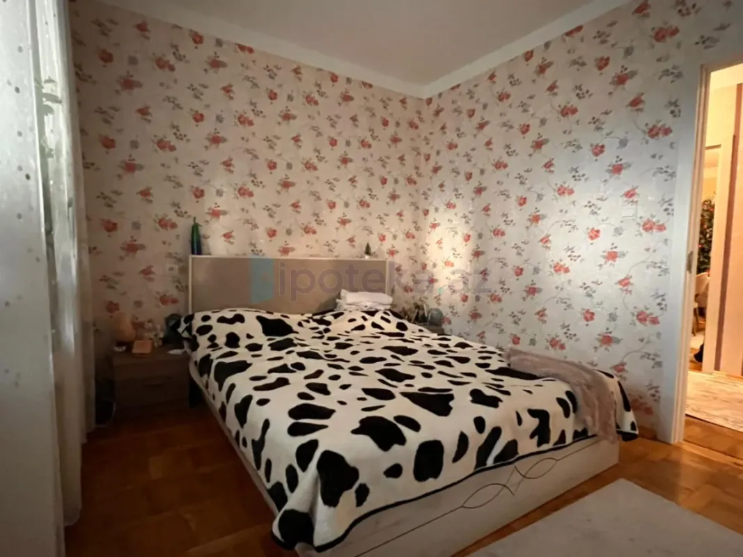 Satılır 3 otaqlı köhnə tikili 80 m²