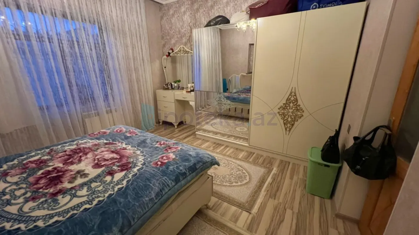 Satılır 3 otaqlı həyət evi 140 m²