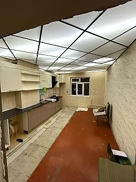 Satılır 5 otaqlı köhnə tikili 120 m²