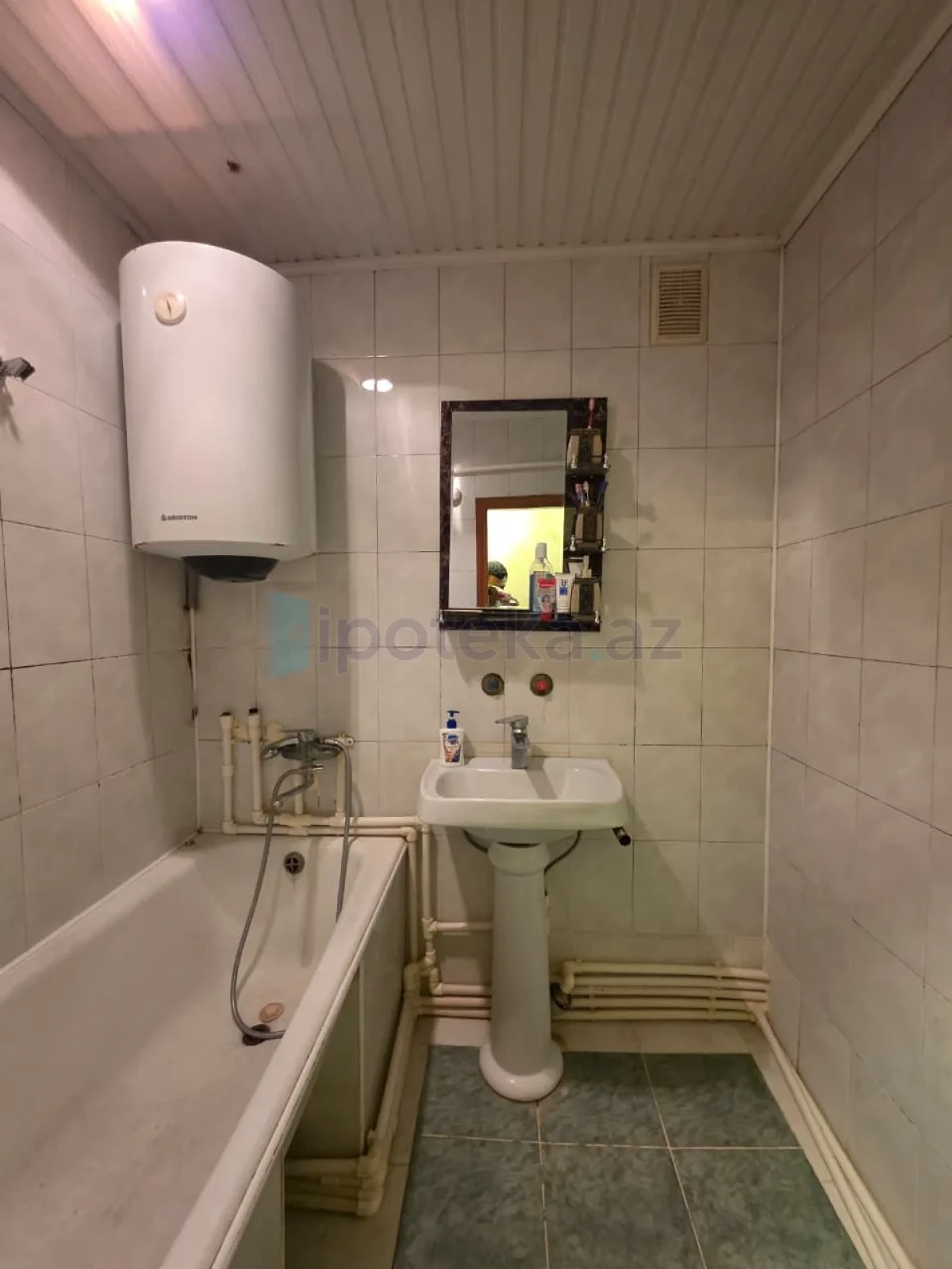Satılır 3 otaqlı köhnə tikili 80 m²