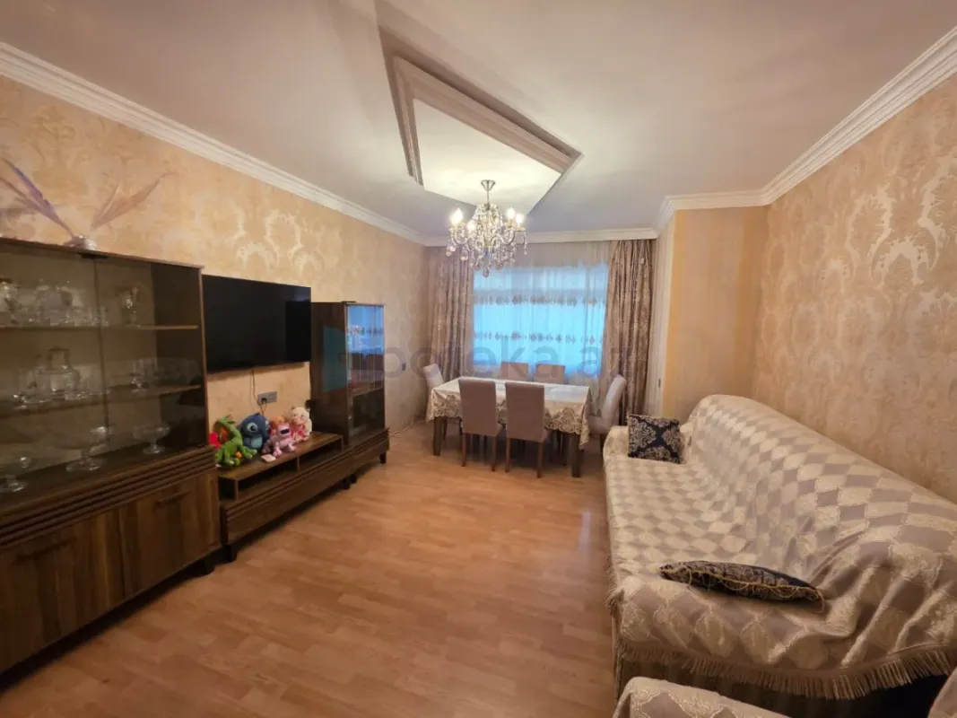 Satılır 3 otaqlı köhnə tikili 80 m²