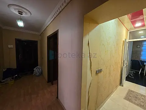 Satılır 3 otaqlı köhnə tikili 80 m²