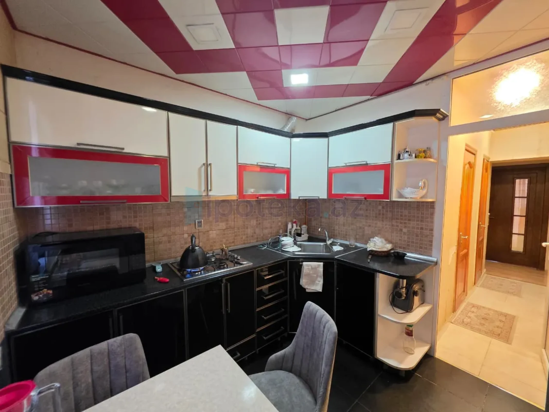 Satılır 3 otaqlı köhnə tikili 80 m²