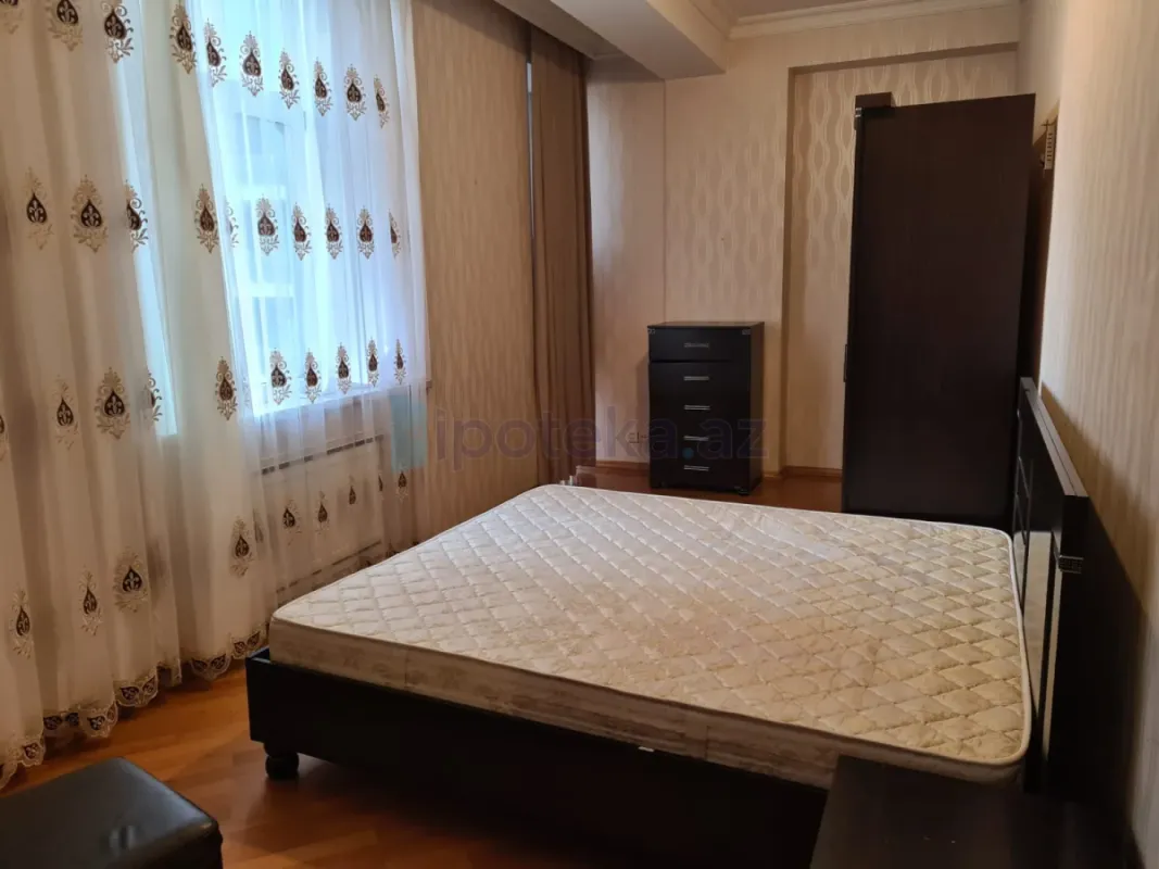 Satılır 4 otaqlı yeni tikili 159 m²