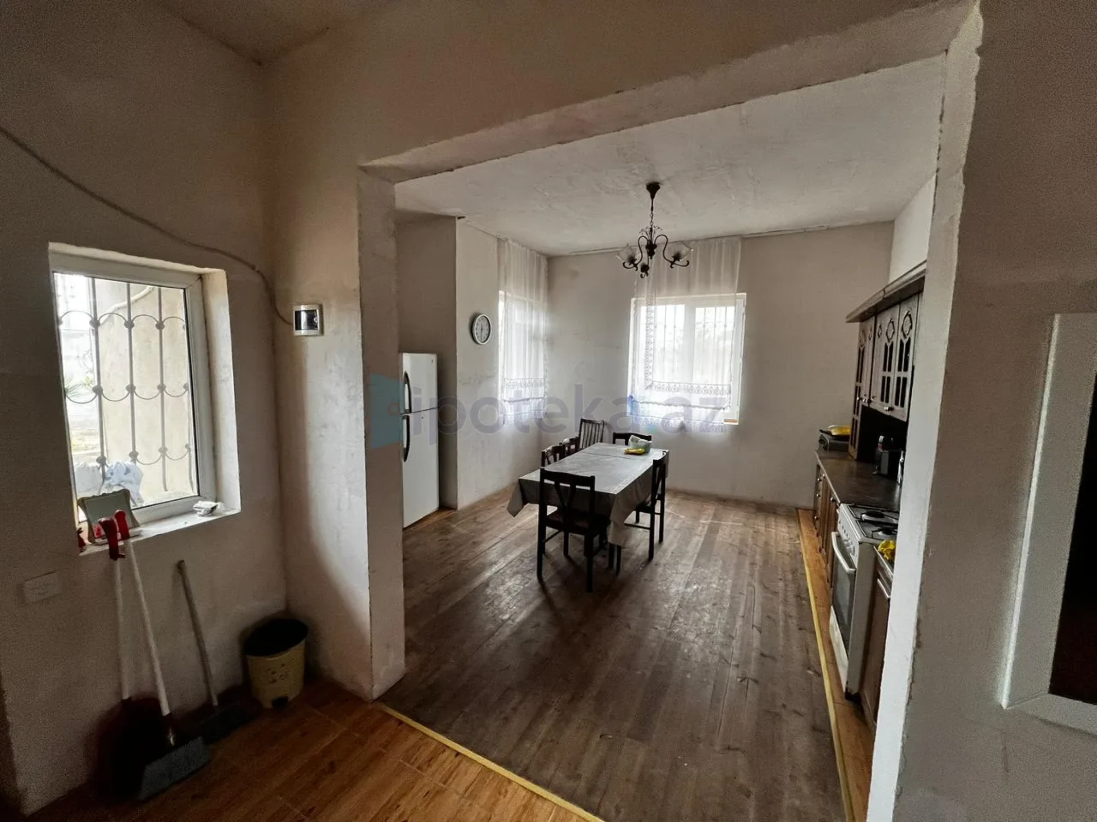 Satılır 4 otaqlı həyət evi 330 m²