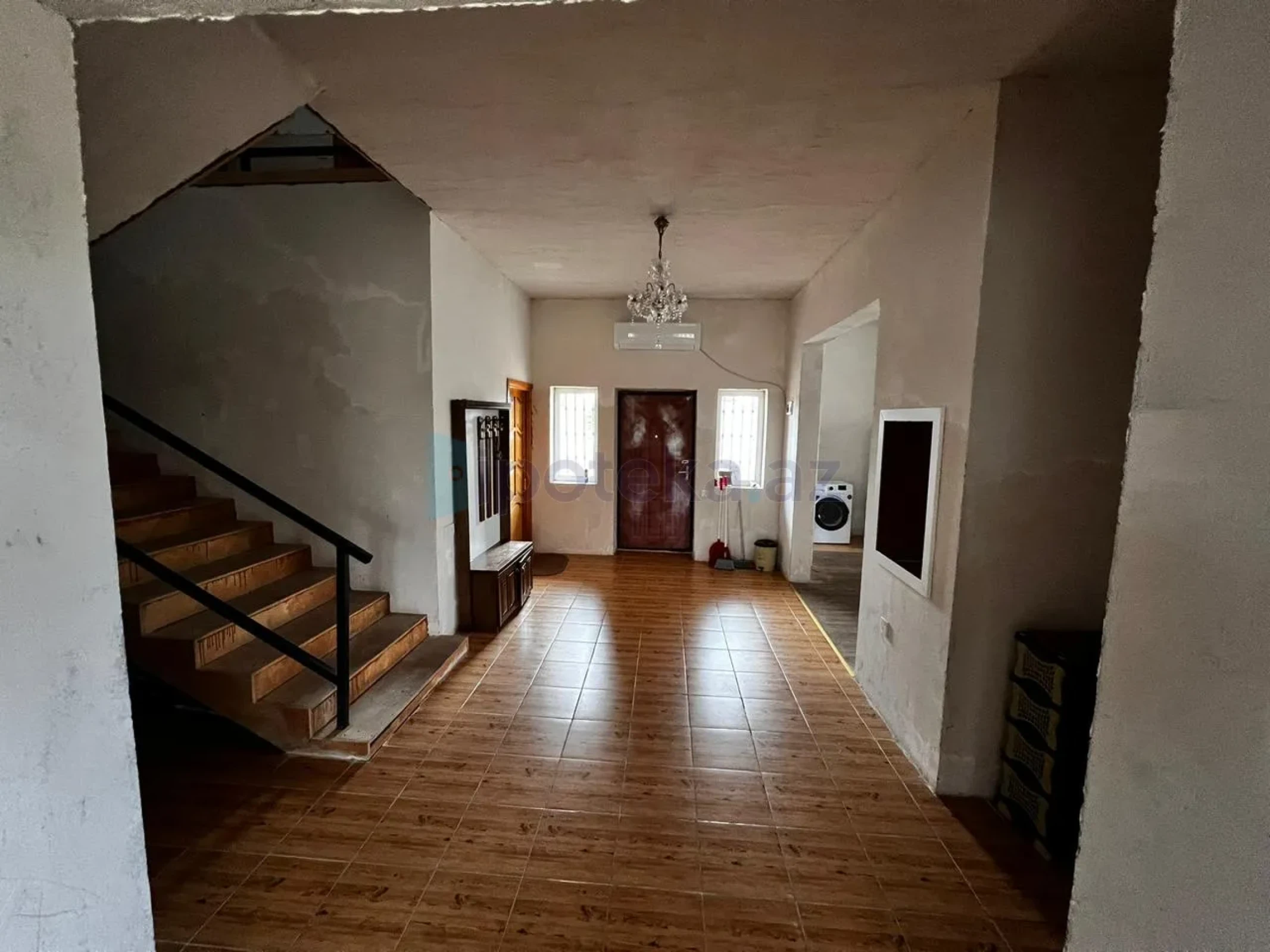Satılır 4 otaqlı həyət evi 330 m²