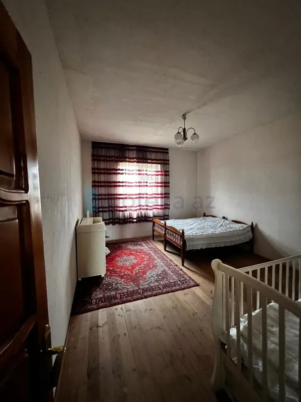 Satılır 4 otaqlı həyət evi 330 m²