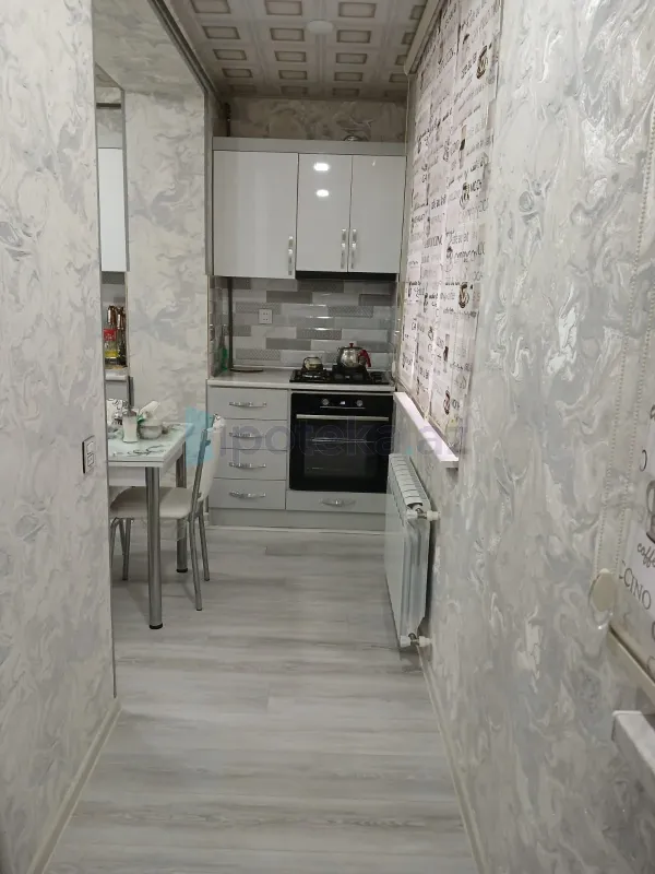 Satılır 1 otaqlı köhnə tikili 40 m²