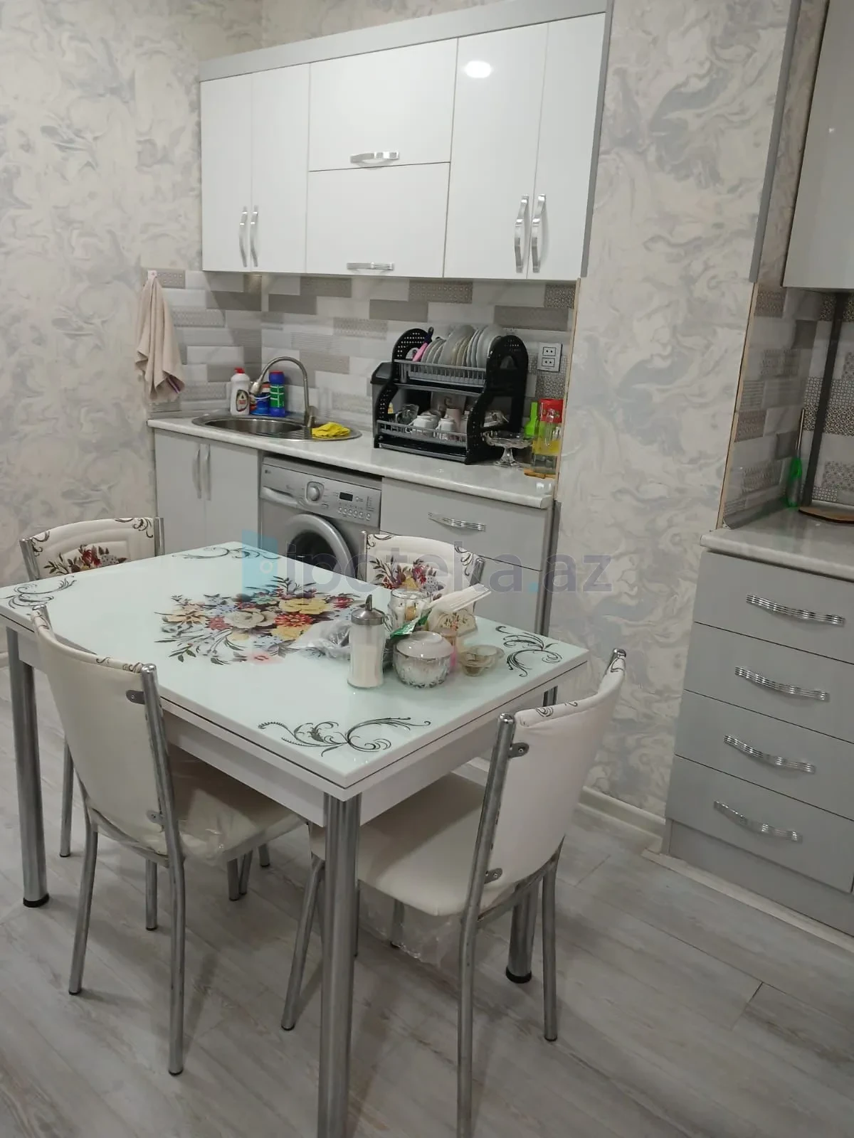 Satılır 1 otaqlı köhnə tikili 40 m²