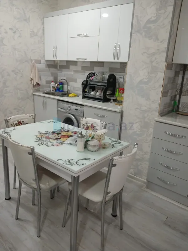 Satılır 1 otaqlı köhnə tikili 40 m²