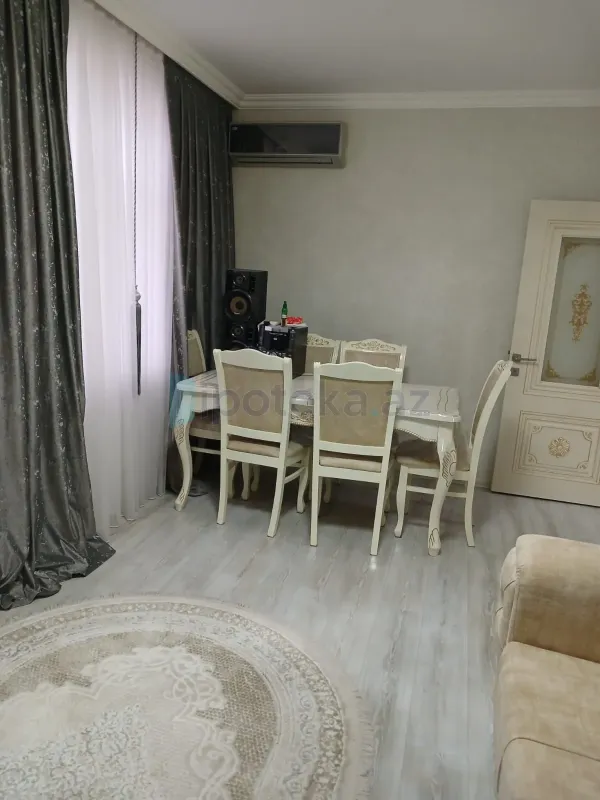 Satılır 1 otaqlı köhnə tikili 40 m²