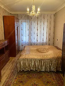 Satılır 4 otaqlı köhnə tikili 82 m²