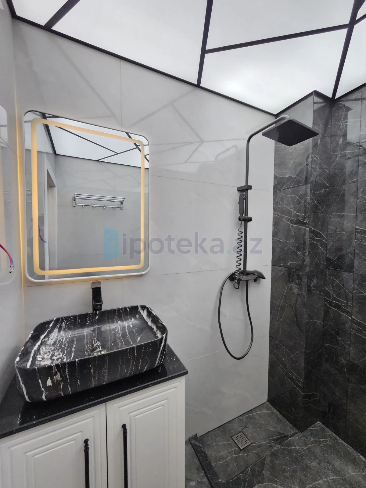 Satılır 2 otaqlı yeni tikili 56 m²